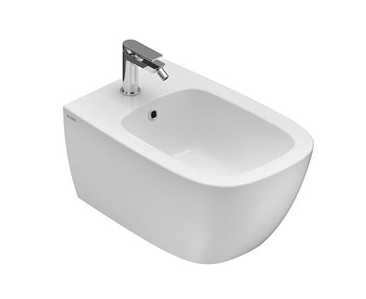 Globo Genesis Bidet Sospeso con fissaggi in ceramica Bianco in lucido ambientato su piano bagno con accessori - Ceramica...