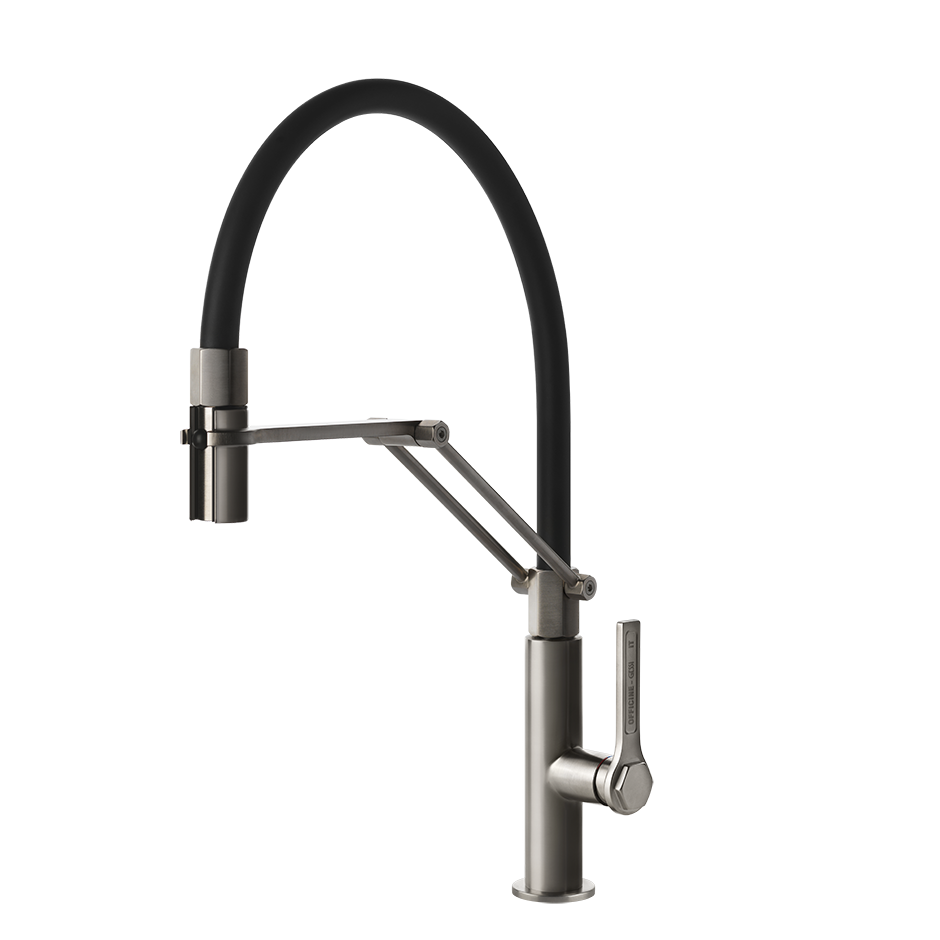 Miscelatore Cucina Semi Pro Canna Girevole E Doccetta installato su lavello, vista della bocca e della leva