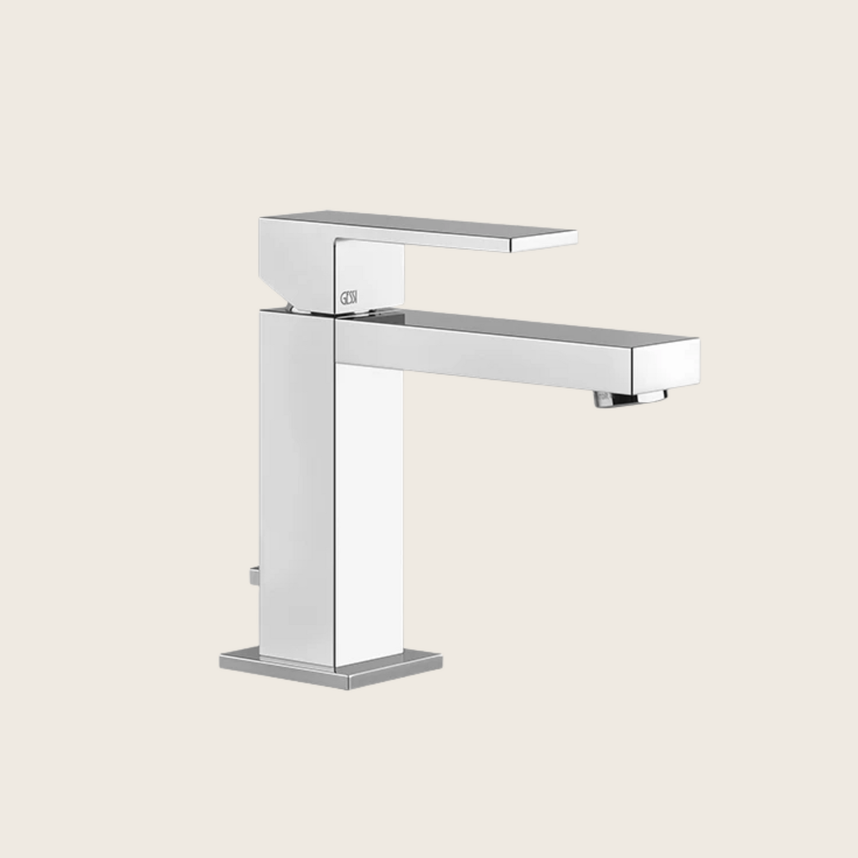 Gessi Rettangolo Miscelatore Lavabo con piletta Cromo Cromo Lucido ambientato su piano bagno con accessori