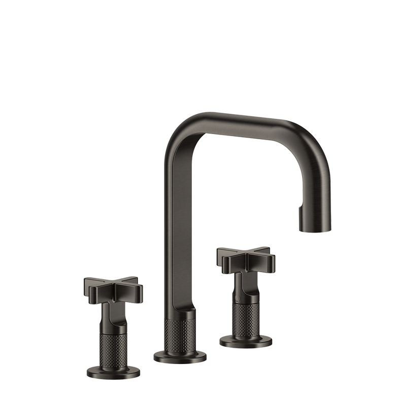 Gessi Inciso Gruppo Lavabo medio 3 Fori con scarico matte ambientato su piano bagno con accessori