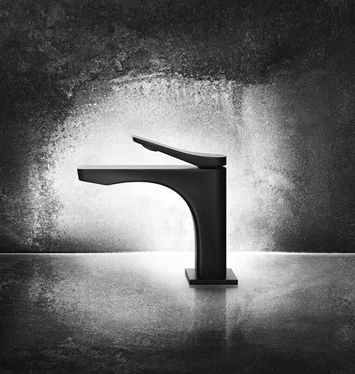 Gessi Rilievo Miscelatore Lavabo Con Scarico black metal, vista frontale su sfondo bianco