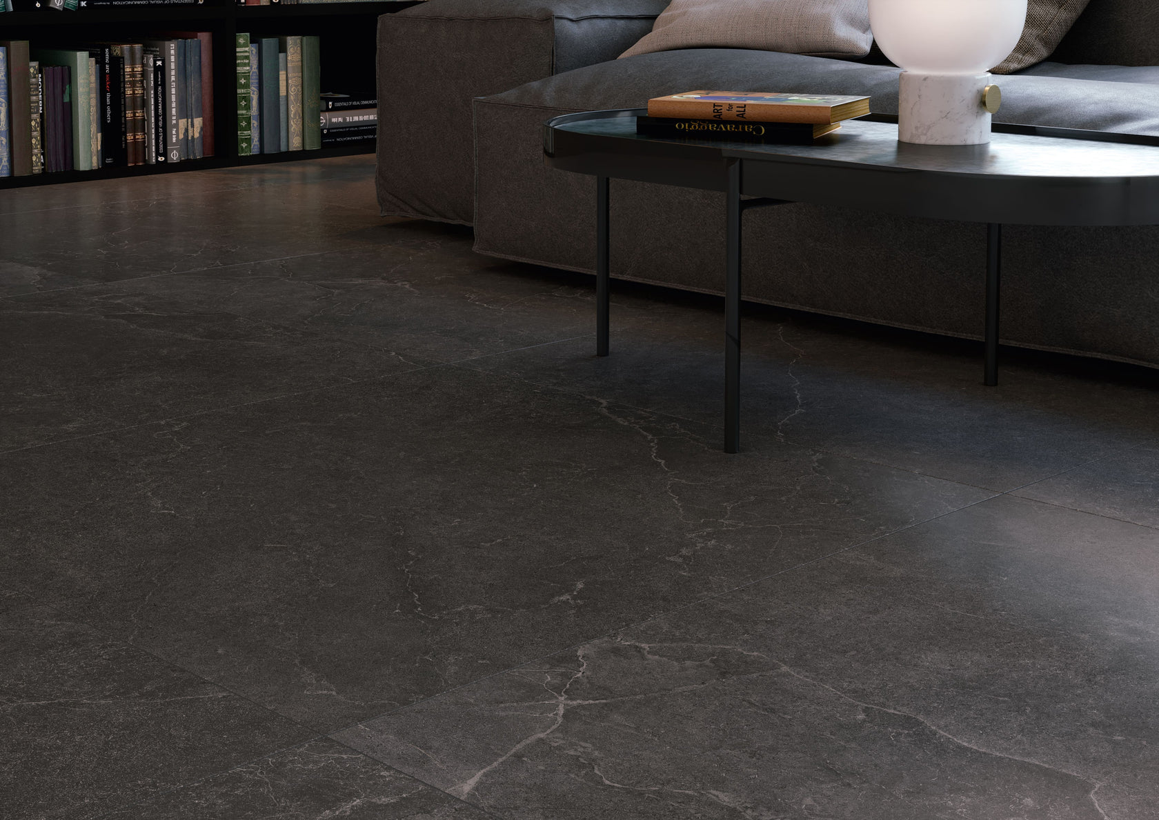 Cotto D'Este Lithos Pavimento Rivestimento 60x60 Cm 14 Mm Carbon Lt posata in ambiente arredato, dettaglio della venatura...