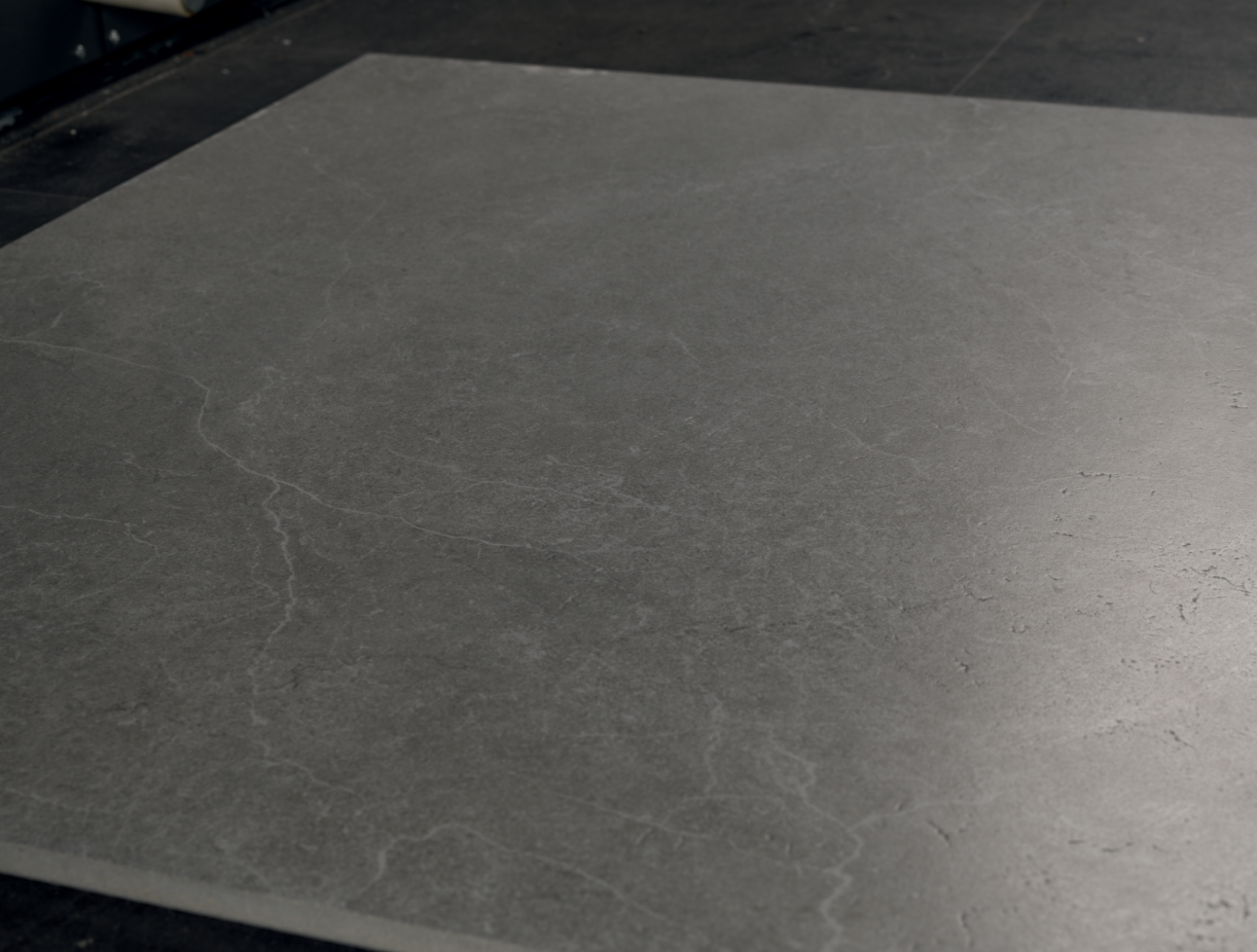 Cotto D'Este Lithos Pavimento Rivestimento 90x90 Cm 14 Mm Stone Lt in ambientazione completa, vista d'insieme della...