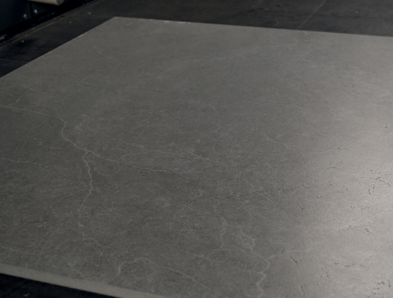 Cotto D'Este Lithos Pavimento Rivestimento 90x90 Cm 14 Mm Stone Lt in ambientazione completa, vista d'insieme della...