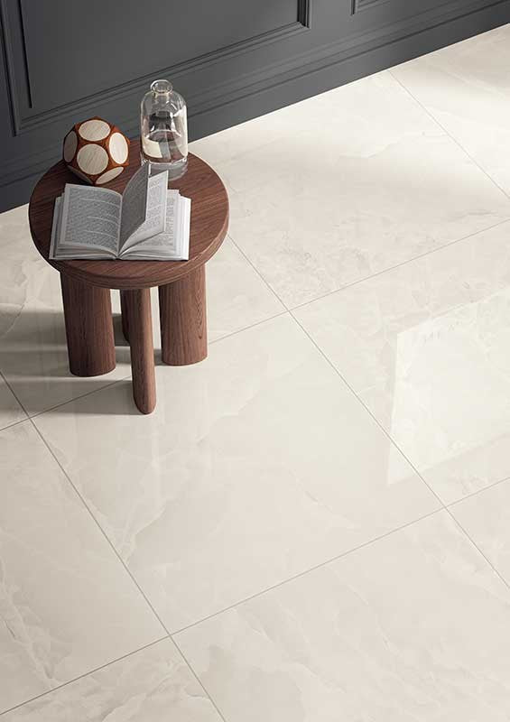 Blustyle Elite Pavimento Rivestimento Effetto Marmo 60x60 Onice Royal S Elt posata in ambiente arredato, dettaglio della...