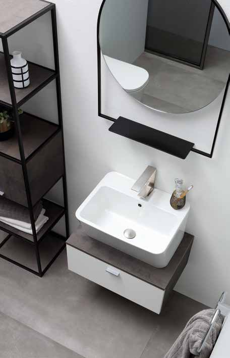 Colavene Wynn lavatoio 70x40 in ceramica bianco lucido installato su lavello, vista della bocca e della leva