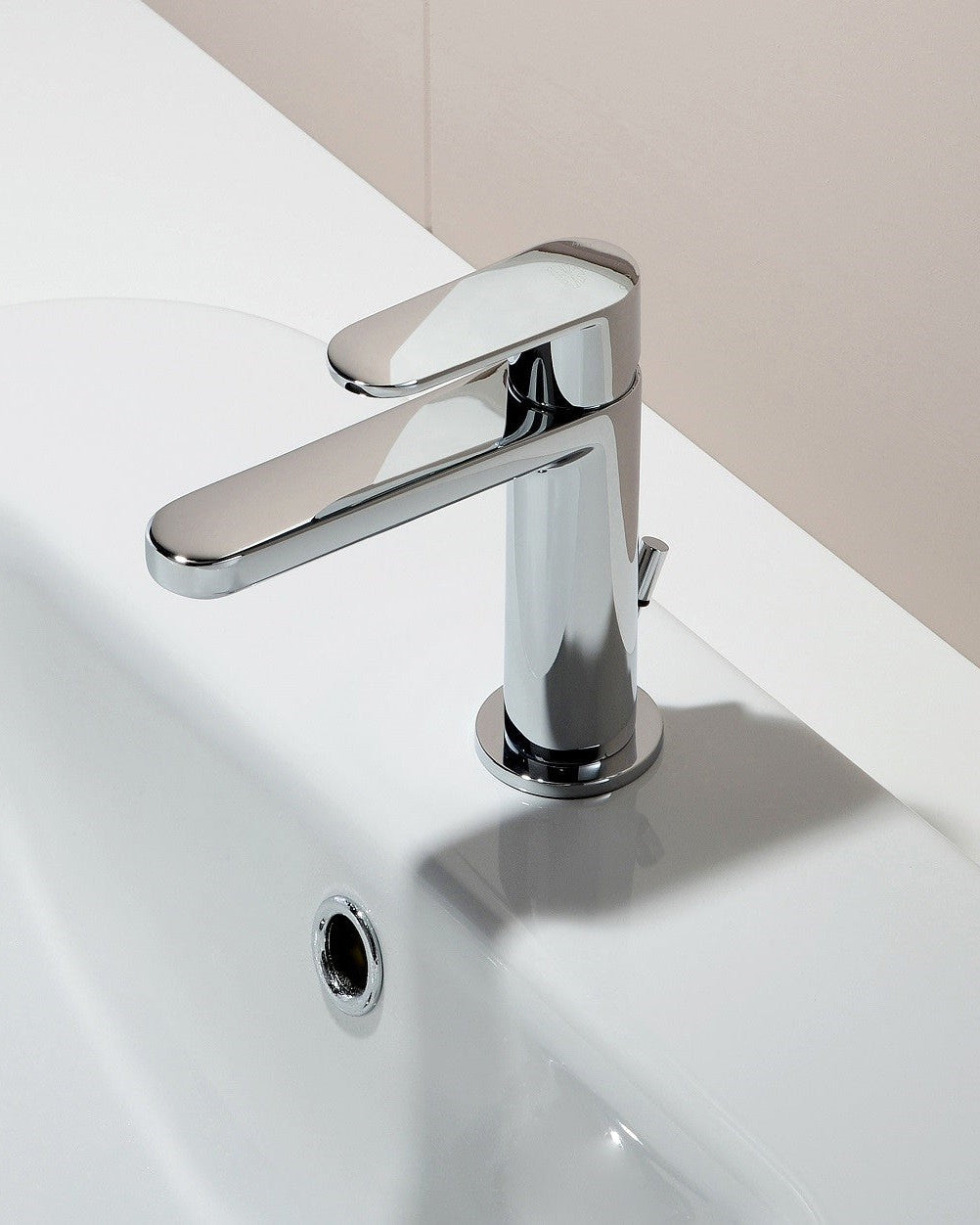Paffoni Candy Ca075h Miscelatore lavabo Slim Air E Scarico, vista frontale su sfondo bianco
