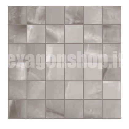 Mosaico 30x30 Effetto Marmo In Gres Porcellanato posata in ambiente arredato, dettaglio della venatura