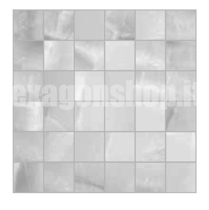 Mosaico 30x30 Effetto Marmo In Gres Porcellanato posata in ambiente arredato, dettaglio della venatura