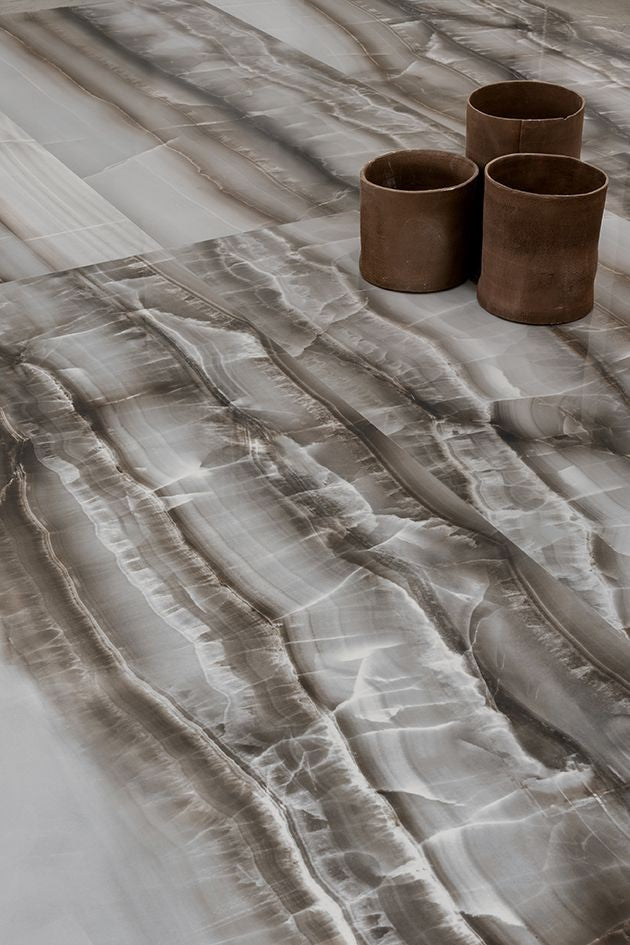 Pavimento 60x120 Effetto Marmo In Gres Porcellanato in ceramica e rettificato, superficie e texture ravvicinata del gres