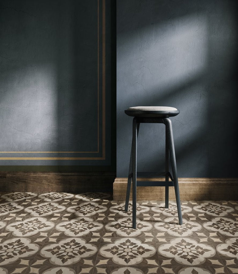 Pavimento 20x20 con decoro Effetto Legno In Gres posata in ambiente arredato, dettaglio della venatura