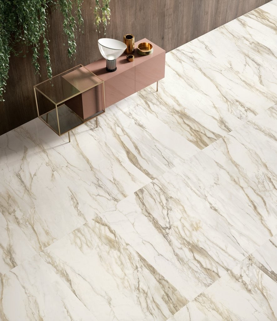 Pavimento Rivestimento 73X296 mm Effetto Marmo In Gres Gold Kry in ambientazione completa, vista d'insieme della stanza