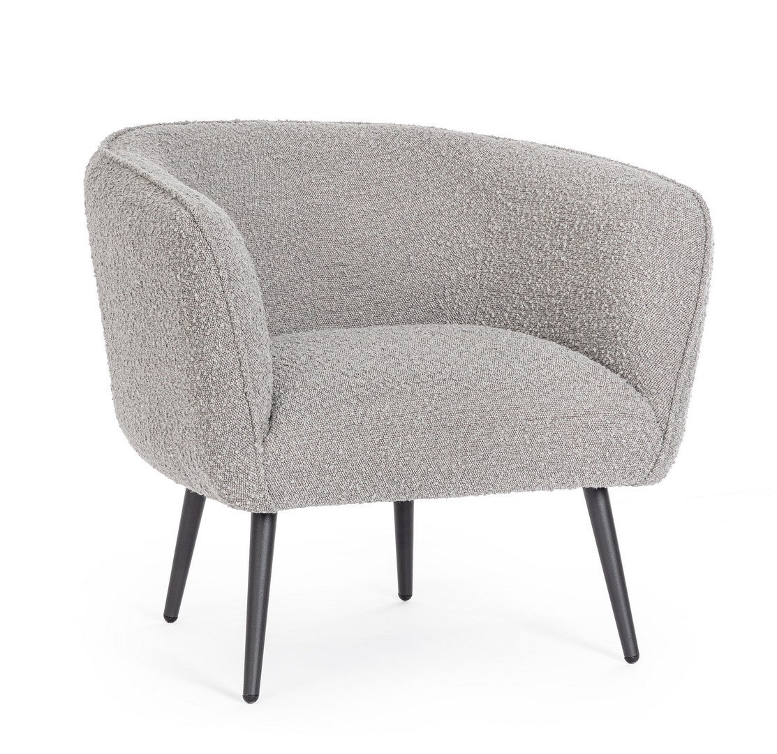 Andrea Bizzotto Avril Poltrona Effetto Boucle Grigio ambientato in spazio living con arredi coordinati