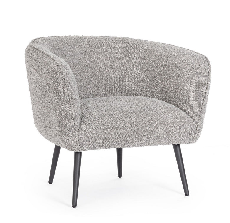 Andrea Bizzotto Avril Poltrona Effetto Boucle Grigio ambientato in spazio living con arredi coordinati