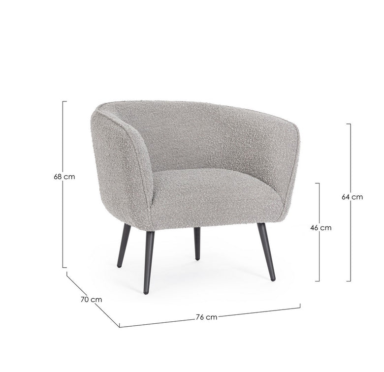 Andrea Bizzotto Avril Poltrona Effetto Boucle Grigio ambientato in spazio living con arredi coordinati