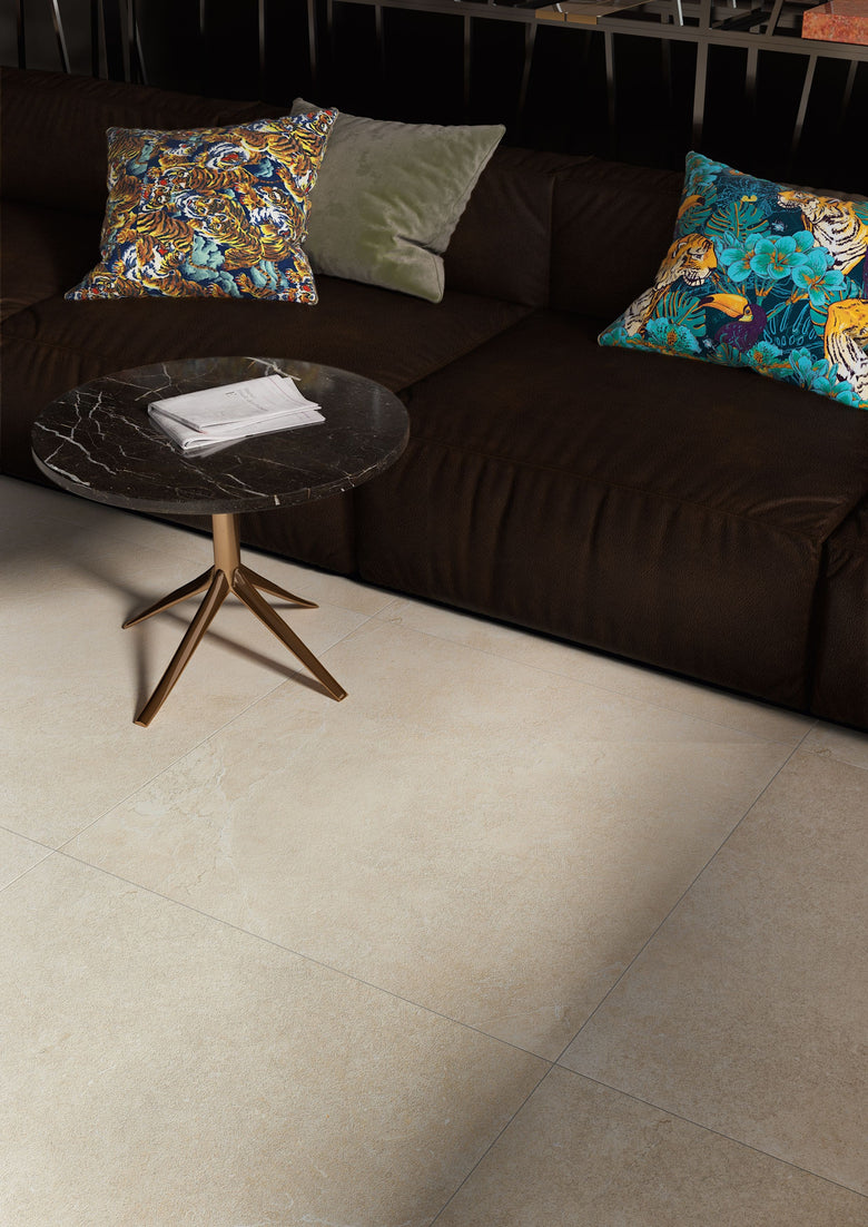 Cotto D'Este Lithos Pavimento Rivestimento 90x90 Cm 14 Mm Moon Lt posata in ambiente arredato, dettaglio della venatura...