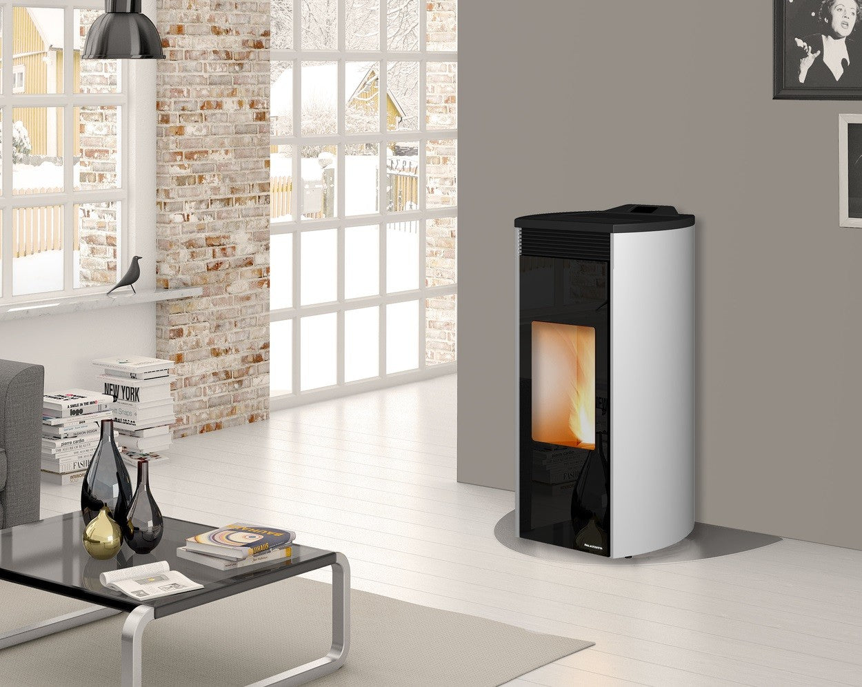 Palazzetti Giorgia 12 Ecofire Stufa A Pellet Ad Aria 12kw, vista laterale che mostra profilo e dimensioni
