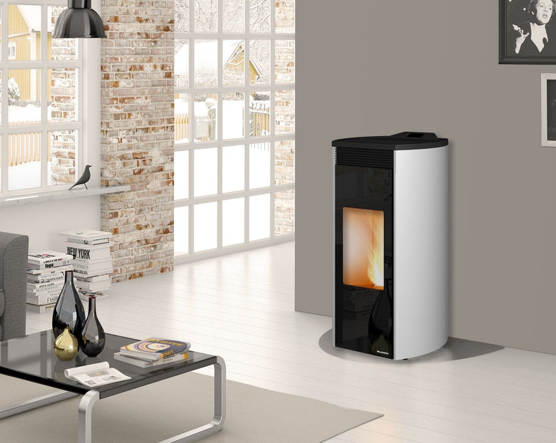 Palazzetti Giorgia 12 Ecofire Stufa A Pellet Ad Aria 12kw, vista laterale che mostra profilo e dimensioni