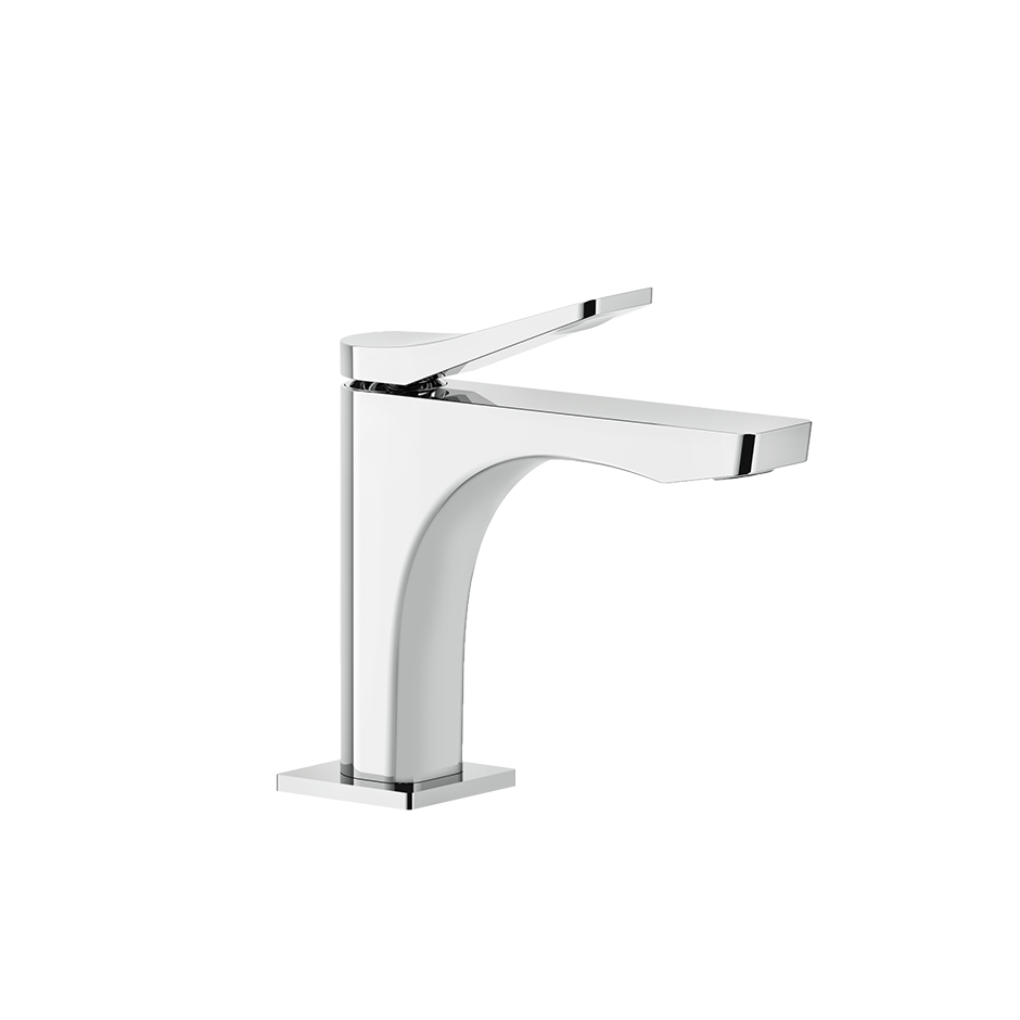 Gessi Rilievo Miscelatore Lavabo Senza Scarico Cromo ambientato su piano bagno con accessori