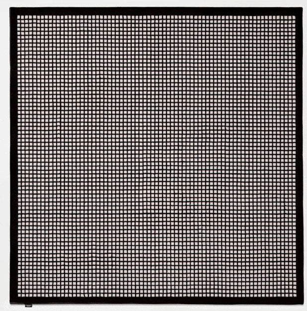 Antonio Lupi Tramato Tappeto 200x200 In Velluto Tr710 Nero ambientato in spazio living con arredi coordinati - Antonio...
