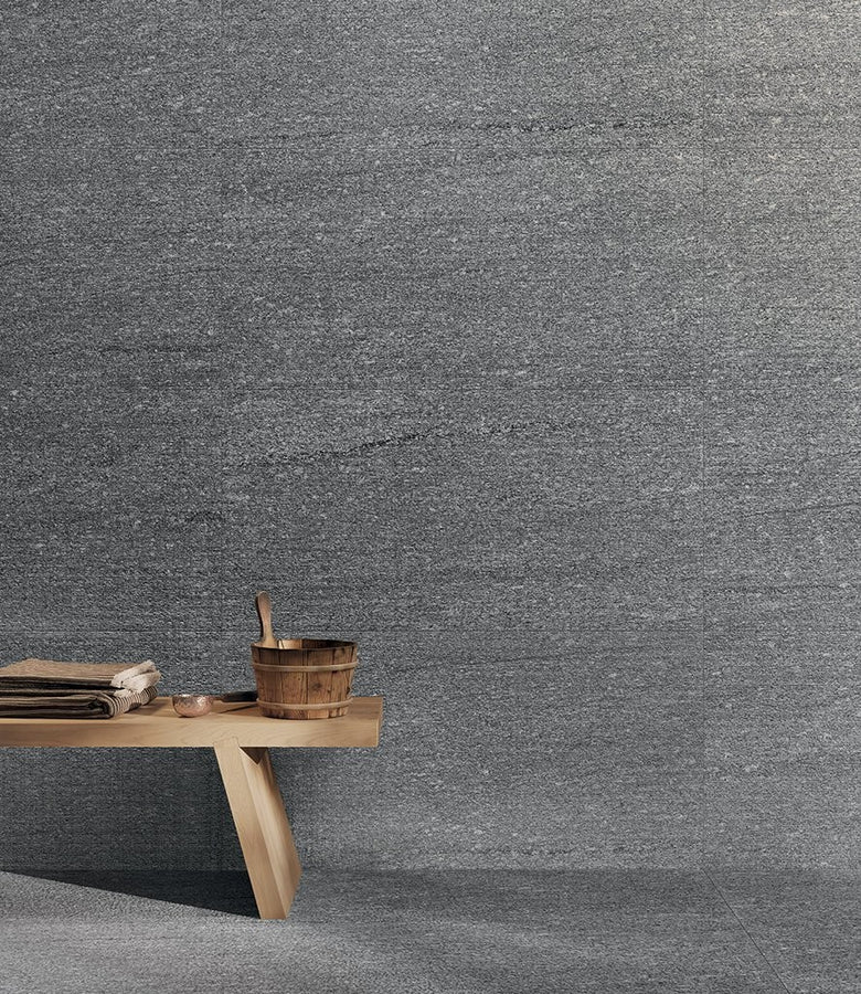 Pavimento Rivestimento 15x60 Cm Effetto Pietra In Gres, dettaglio ravvicinato della finitura e delle fughe