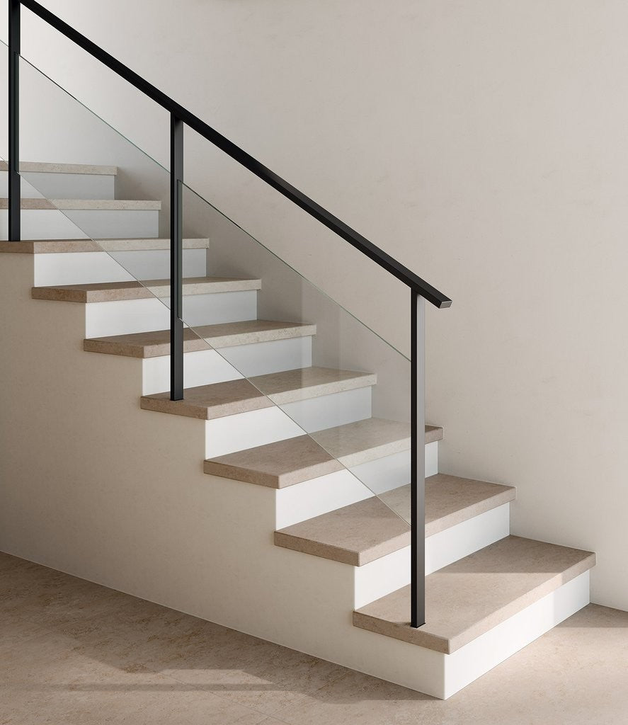 Pavimento Rivestimento 60x120 Cm Effetto Pietra In Gres posata in ambiente arredato, dettaglio della venatura