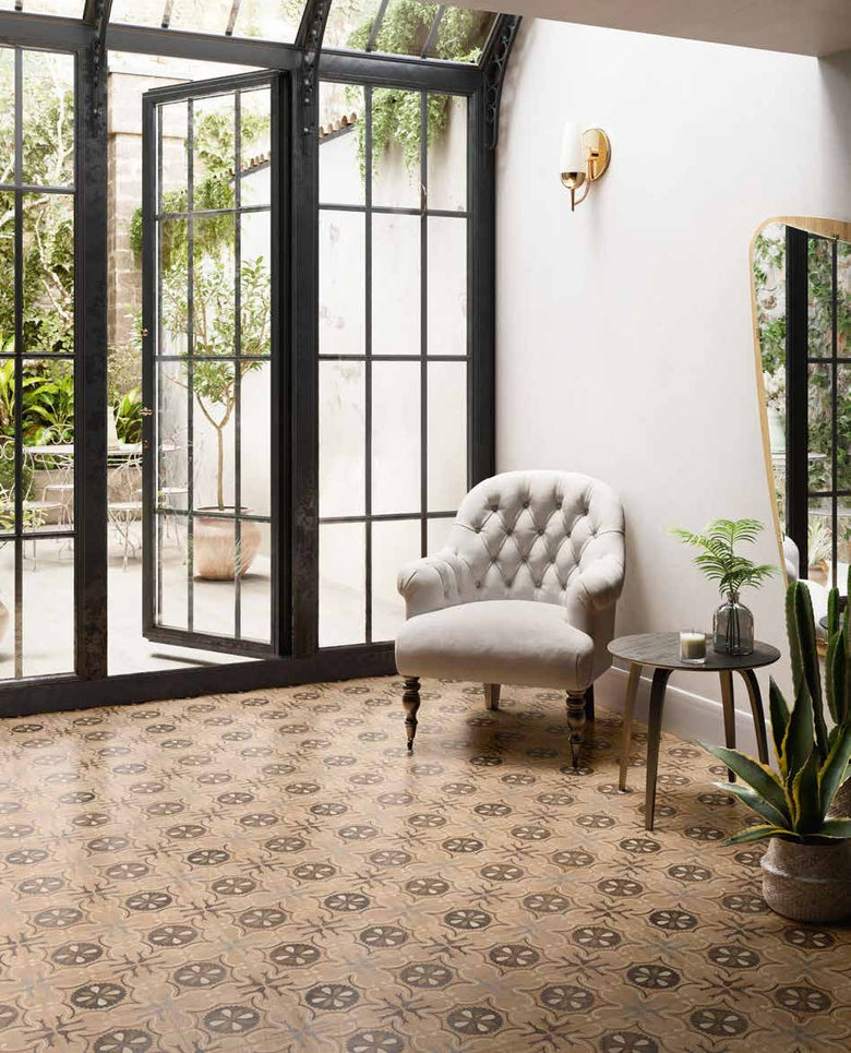 Pavimento 20x20 decorativo Effetto Legno In Gres posata in ambiente arredato, dettaglio della venatura