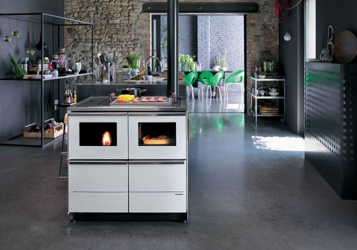 Cucina A Pellet ad acqua in Acciaio Bianco Palazzetti Bella, vista laterale che mostra profilo e dimensioni