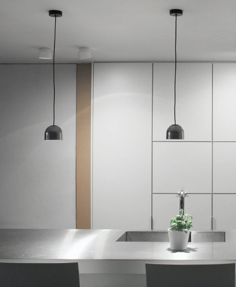 Flos Wan Suspension Lampada 11 cm a sospensione Nero lucido spenta, dettaglio del corpo lampada e dei materiali