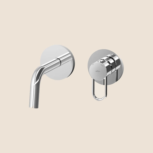 Paffoni Joker Miscelatore lavabo Incasso 2 Fori Bocca 123 ambientato su piano bagno con accessori