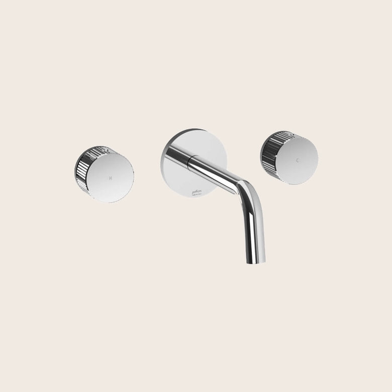 Paffoni Jo Jo008cr Batteria Lavabo Incasso Con Bocca Mm 245 ambientato su piano bagno con accessori