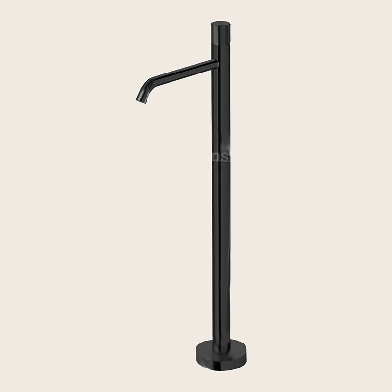 Paffoni Jo Jo031no Miscelatore Lavabo A Pavimento Senza ambientato su piano bagno con accessori