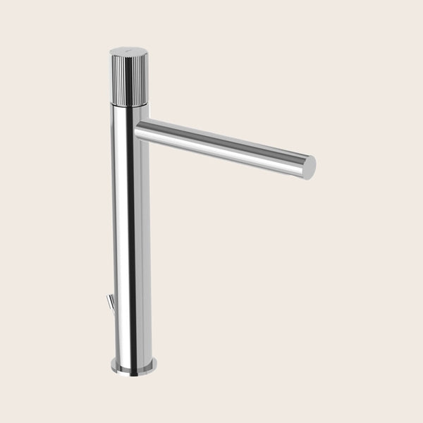 Paffoni Jo Jo085cr Miscelatore Lavabo alto scarico ambientato su piano bagno con accessori