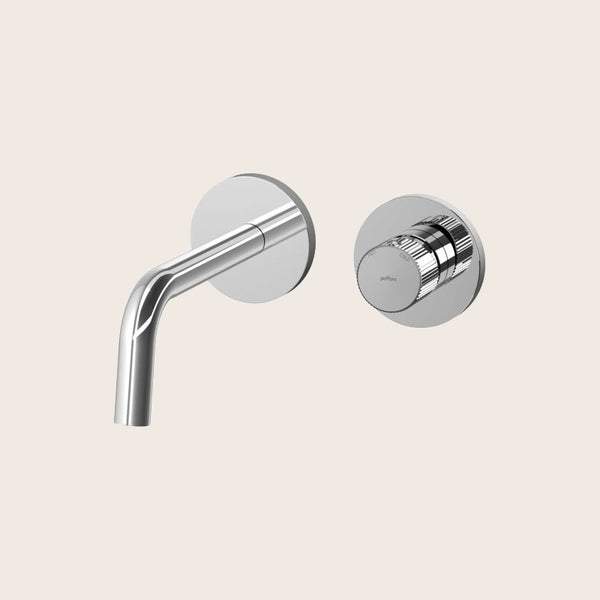 Paffoni Jo Miscelatore lavabo Incasso 2 Fori Bocca Mm 178 in lucido ambientato su piano bagno con accessori