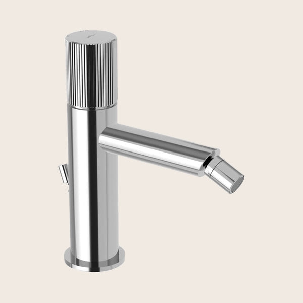 Paffoni Jo Jo135cr Miscelatore Bidet con scarico automatico, vista frontale della maniglia e della bocca di erogazione