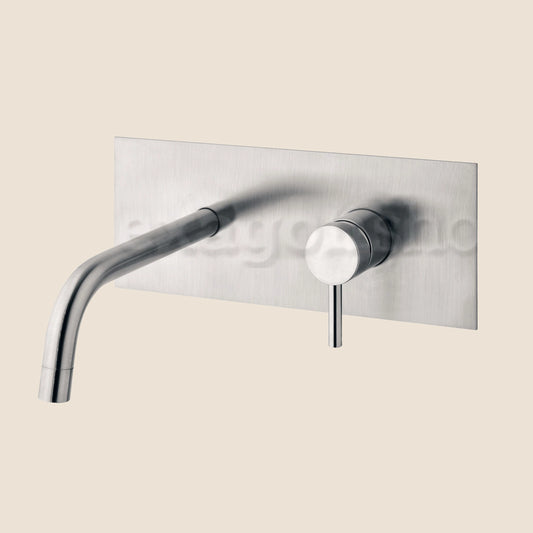 Paffoni Light Lig106st Miscelatore lavabo ad Incasso 2 Fori ambientato su piano bagno con accessori