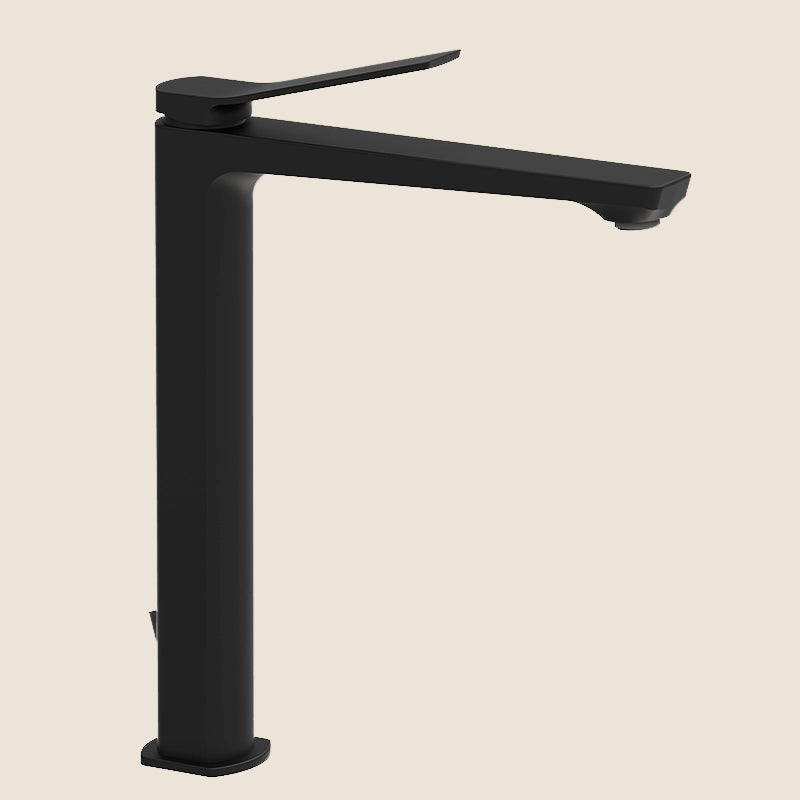 Paffoni Tilt Ti085no Miscelatore Lavabo alto Prolungato Con ambientato su piano bagno con accessori