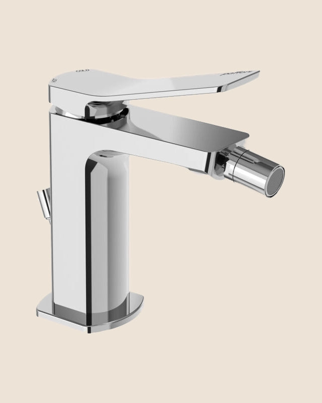Paffoni Tilt Ti135cr Miscelatore Bidet Con Scarico Cromo, vista frontale della maniglia e della bocca di erogazione