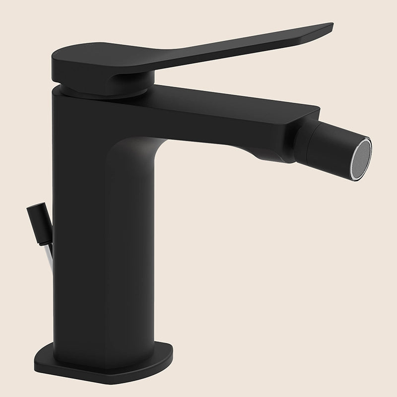 Paffoni Tilt Ti135no Miscelatore Bidet Con Scarico Nero, vista frontale della maniglia e della bocca di erogazione