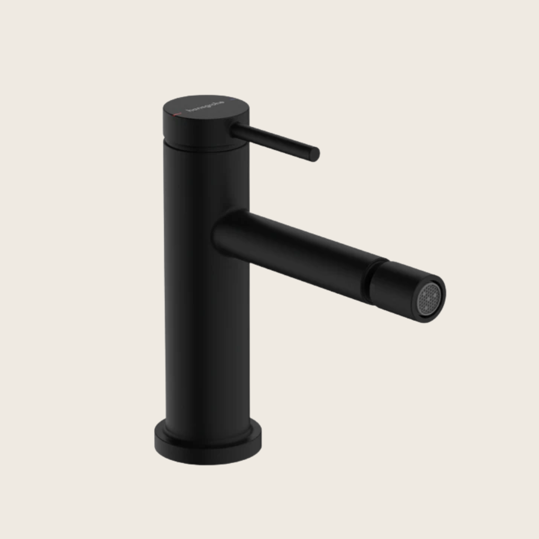 Hansgrohe Tecturis S Miscelatore bidet con salterello nero in opaco, vista frontale della maniglia e della bocca di...