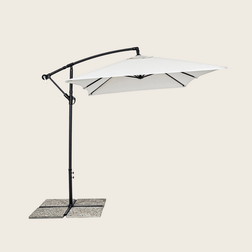 Andrea Bizzotto Texas 2x3 ombrellone telo naturale senza Bianco ambientato in spazio living con arredi coordinati