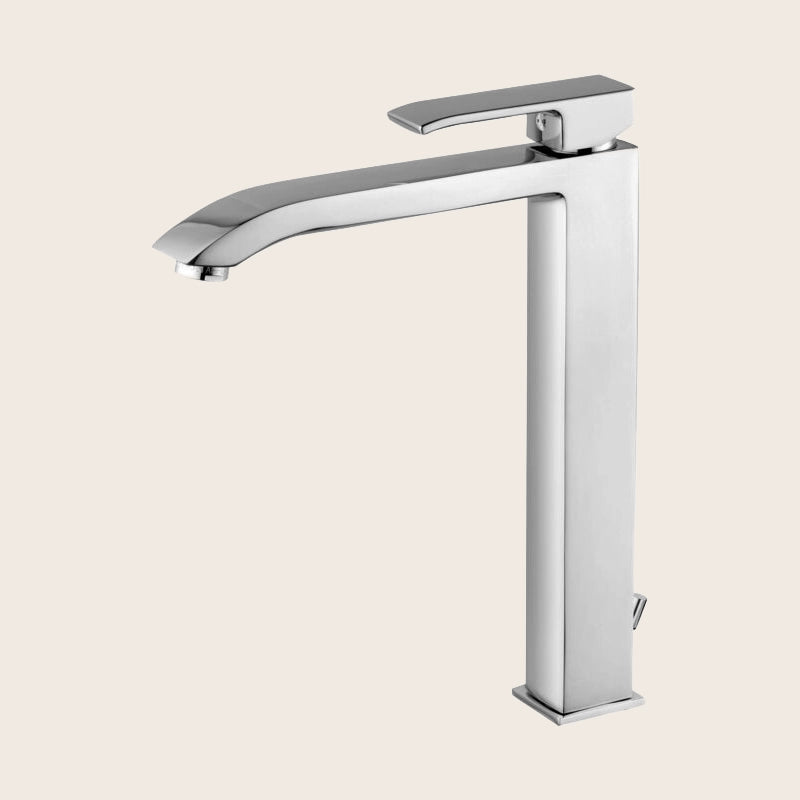 Paffoni Level Les081 Miscelatore Lavabo alto Prolungato ambientato su piano bagno con accessori