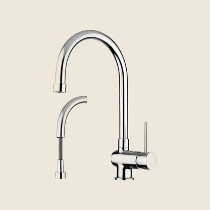 Paffoni Stick Sk185 Miscelatore lavello Estraibile e installato su lavello, vista della bocca e della leva