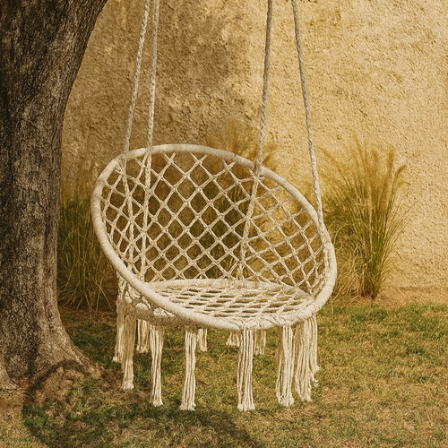 Andrea bizzotto Bang sedia amaca portata 100 kg bianco ambientato in spazio living con arredi coordinati