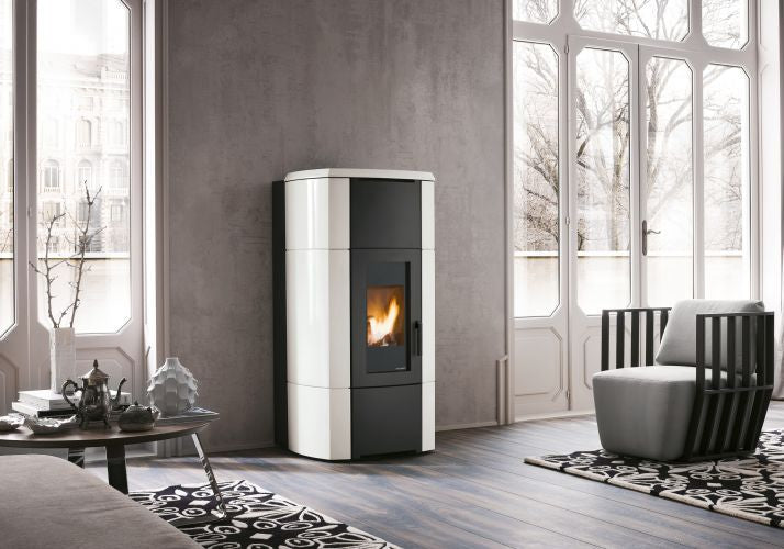 Palazzetti Ermione Idro 26 Stufa A Pellet ad acqua Con, vista laterale che mostra profilo e dimensioni