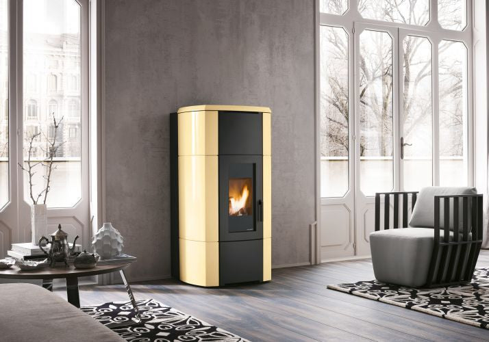 Palazzetti Ermione Idro 20 Stufa A Pellet ad acqua Con, vista laterale che mostra profilo e dimensioni