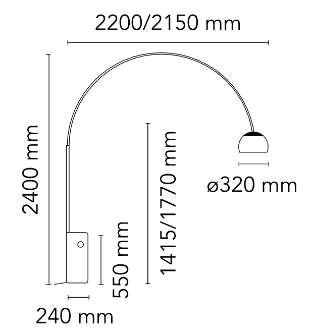 Flos Arco Lampada Led a pavimento 240 cm Base in marmo Cromo accesa in ambiente, design e diffusione della luce