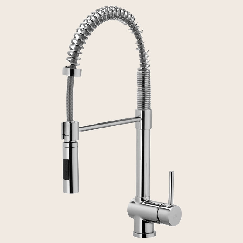 Paffoni Stick Sk179 Professional Miscelatore lavello installato su lavello, vista della bocca e della leva