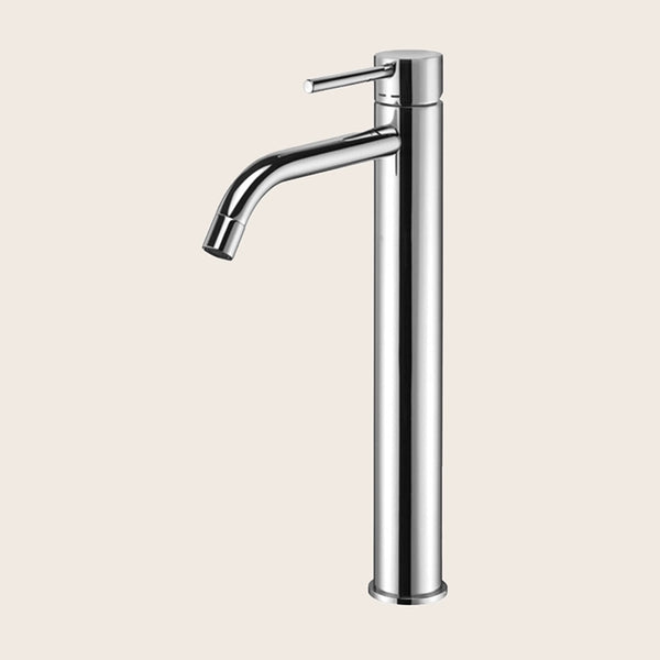 Paffoni Light Lig081 Miscelatore Lavabo alto senza scarico Cromato ambientato su piano bagno con accessori