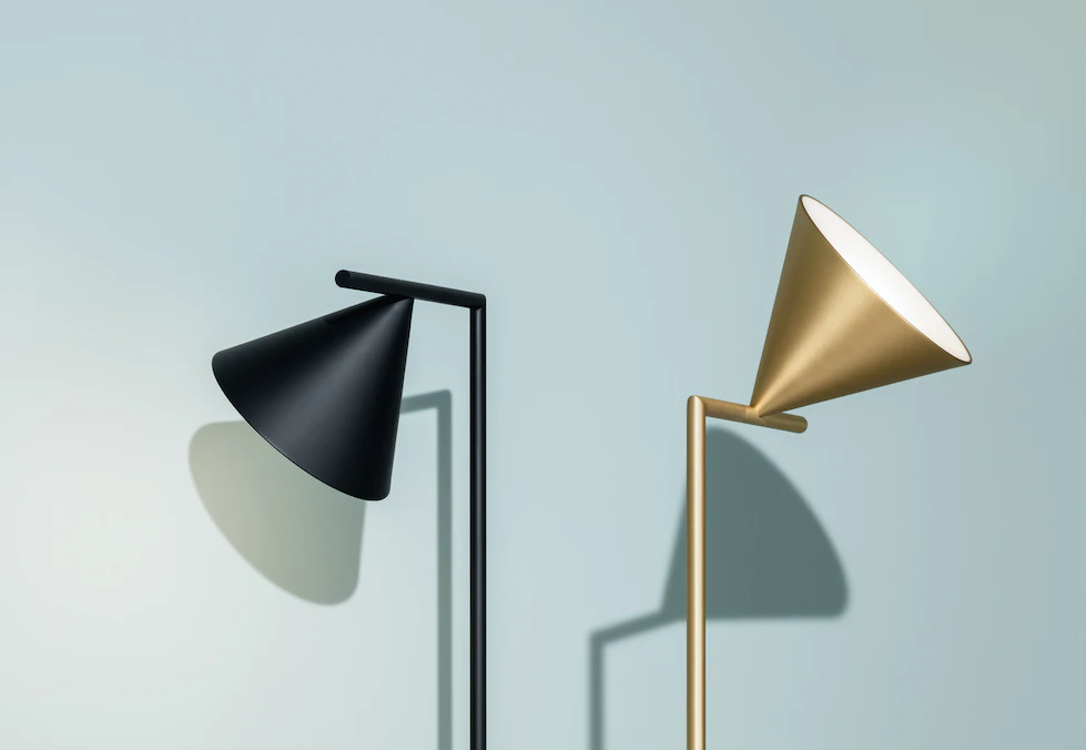 FLOS Captain Flint Lampada a pavimento 154 cm Antracite, vista posteriore con attacco elettrico